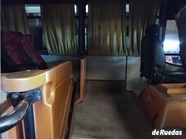 Mercedes Benz Minibus Usado en Mendoza, deRuedas