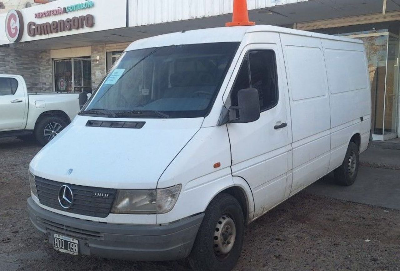 Mercedes Benz Sprinter Usada en Mendoza, deRuedas