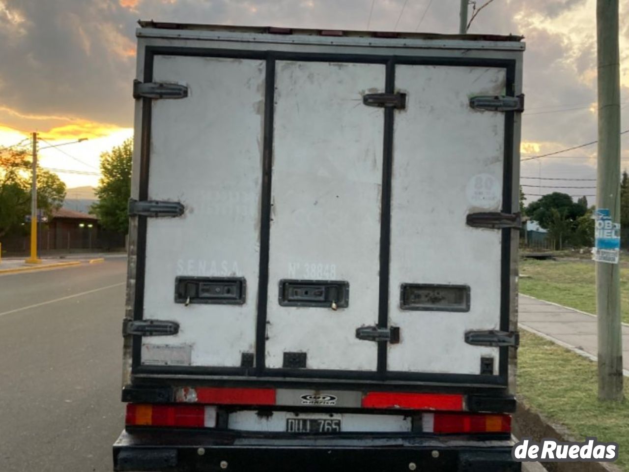 Mercedes Benz Sprinter Usada en Mendoza, deRuedas