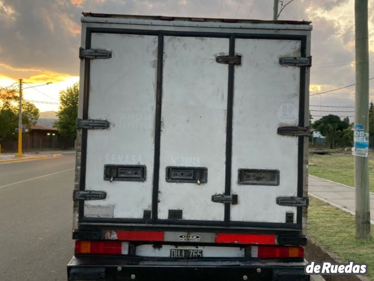 Mercedes Benz Sprinter Usada en Mendoza, deRuedas