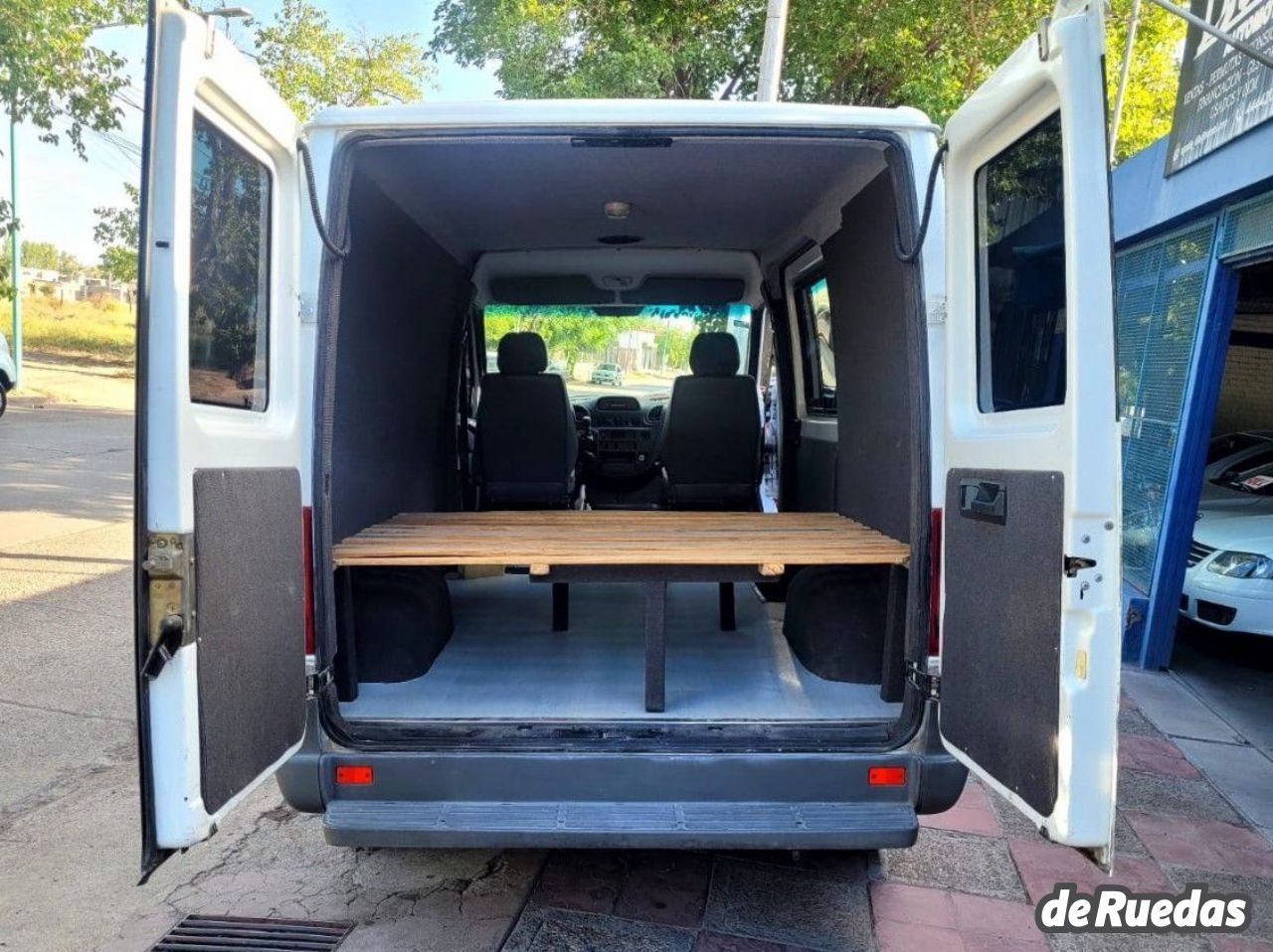 Mercedes Benz Sprinter Usada en Mendoza, deRuedas