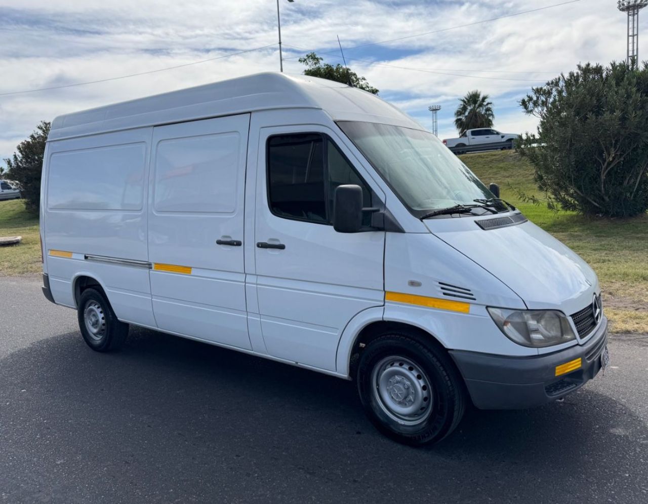 Mercedes Benz Sprinter Usada en San Juan, deRuedas