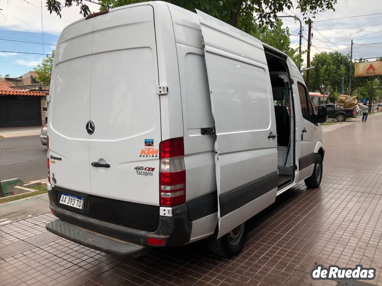 Mercedes Benz Sprinter Usada en Mendoza, deRuedas