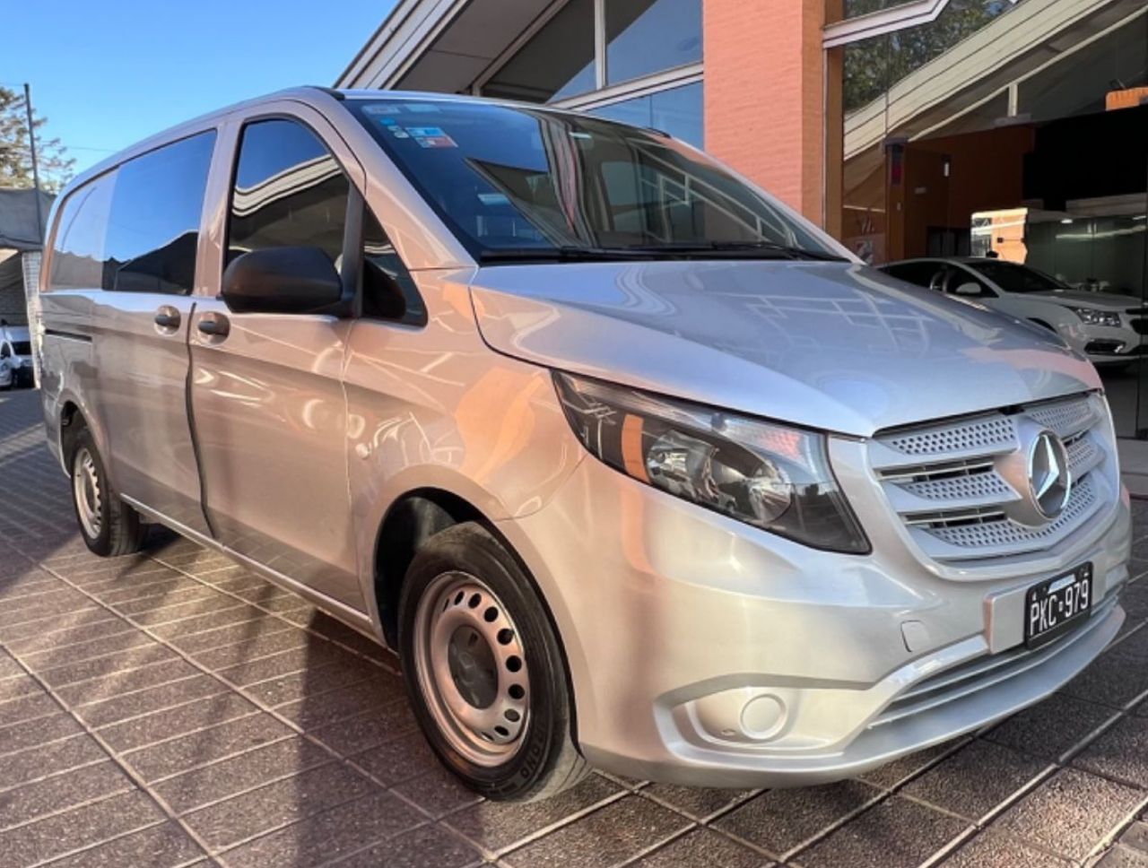 Mercedes Benz Vito Usada en Mendoza, deRuedas