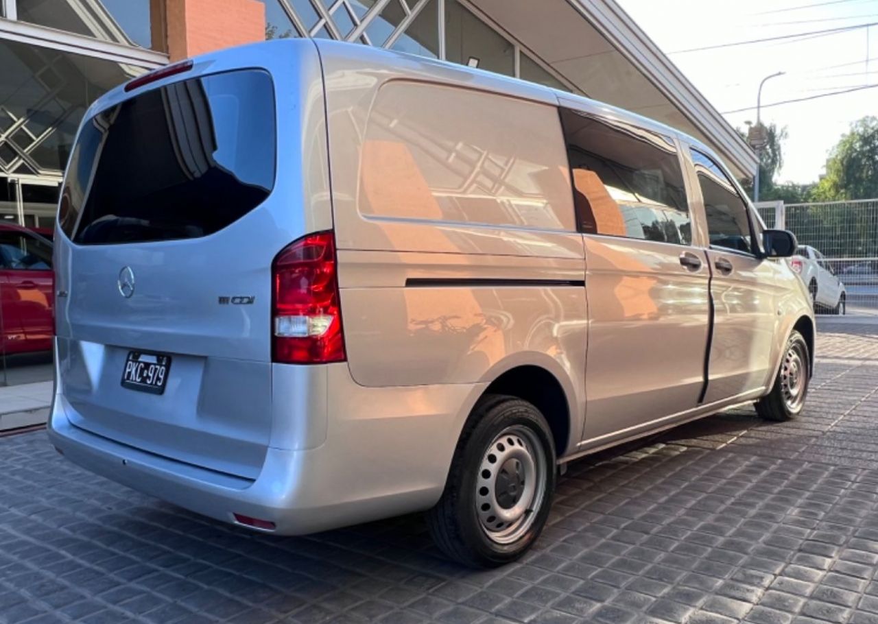 Mercedes Benz Vito Usada en Mendoza, deRuedas