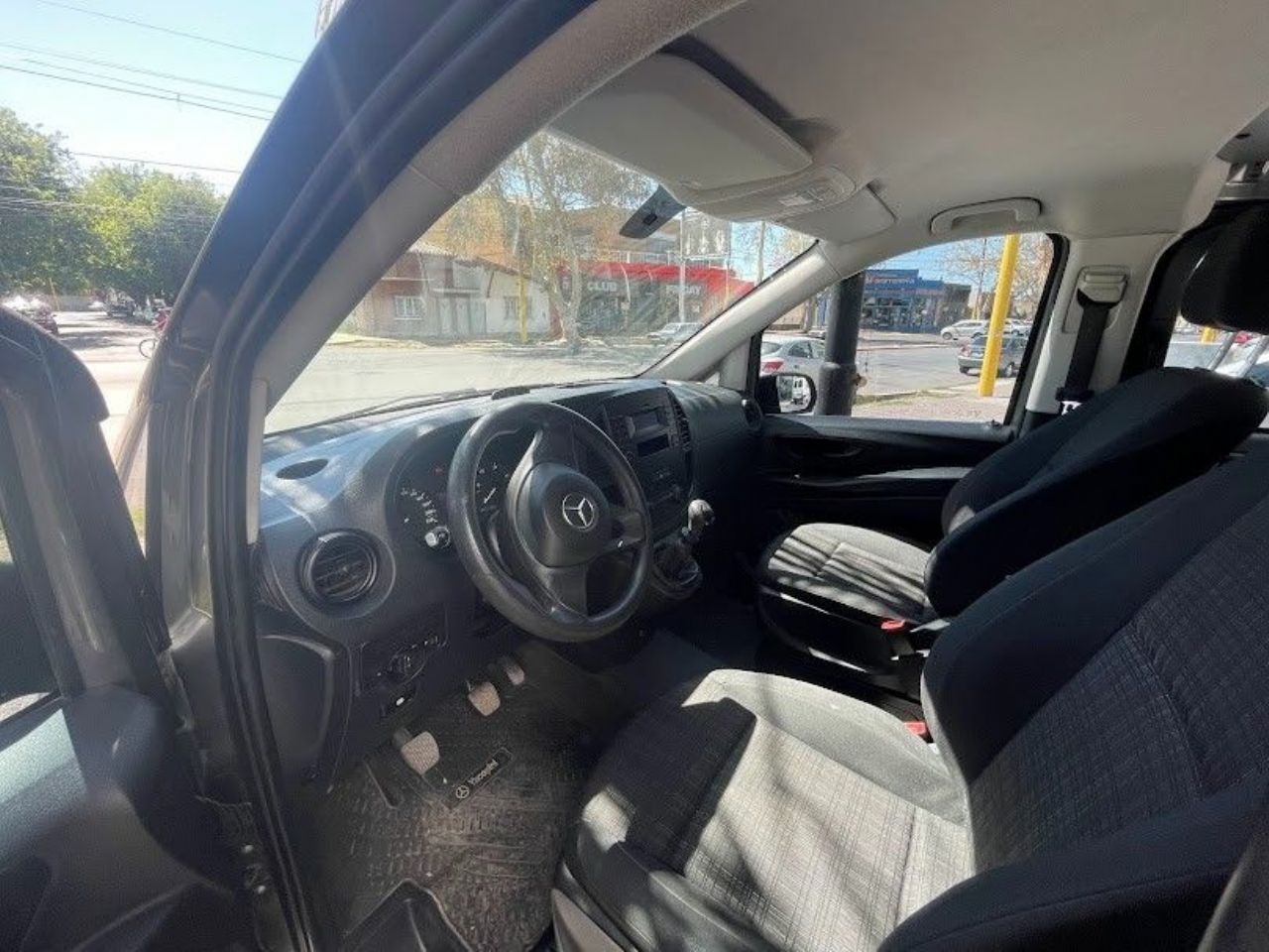 Mercedes Benz Vito Usada en San Juan, deRuedas