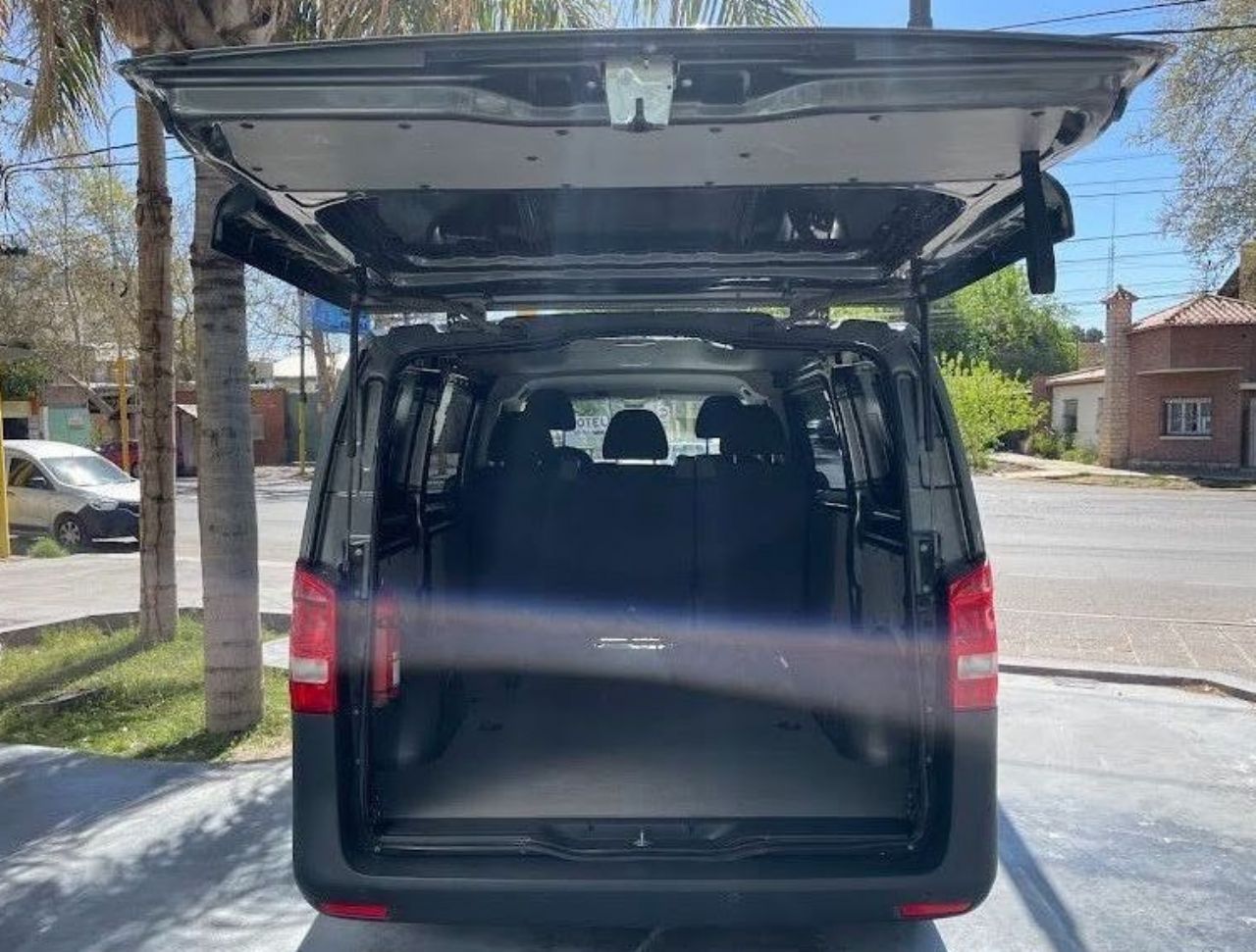 Mercedes Benz Vito Usada en San Juan, deRuedas