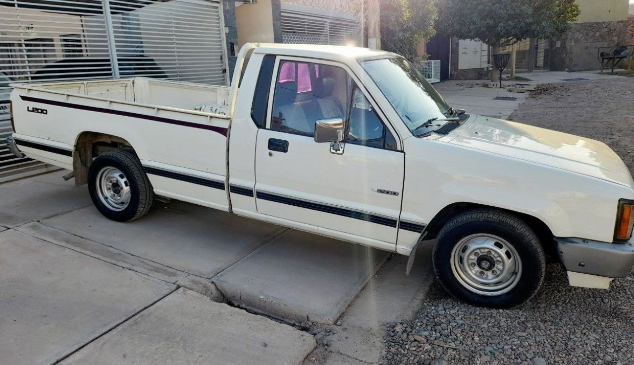 Mitsubishi L200 Usada en Mendoza, deRuedas