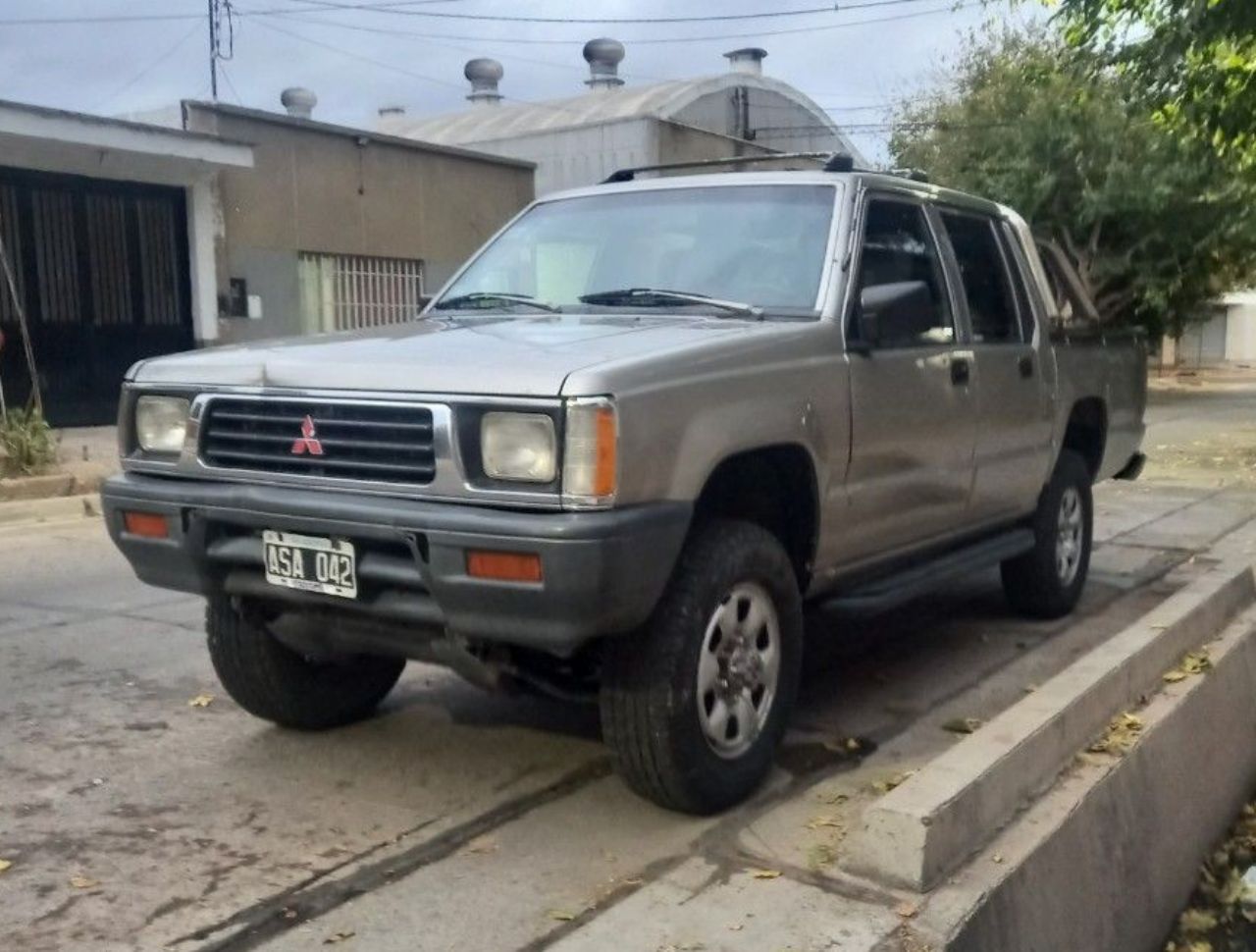 Mitsubishi L200 Usada en Mendoza, deRuedas