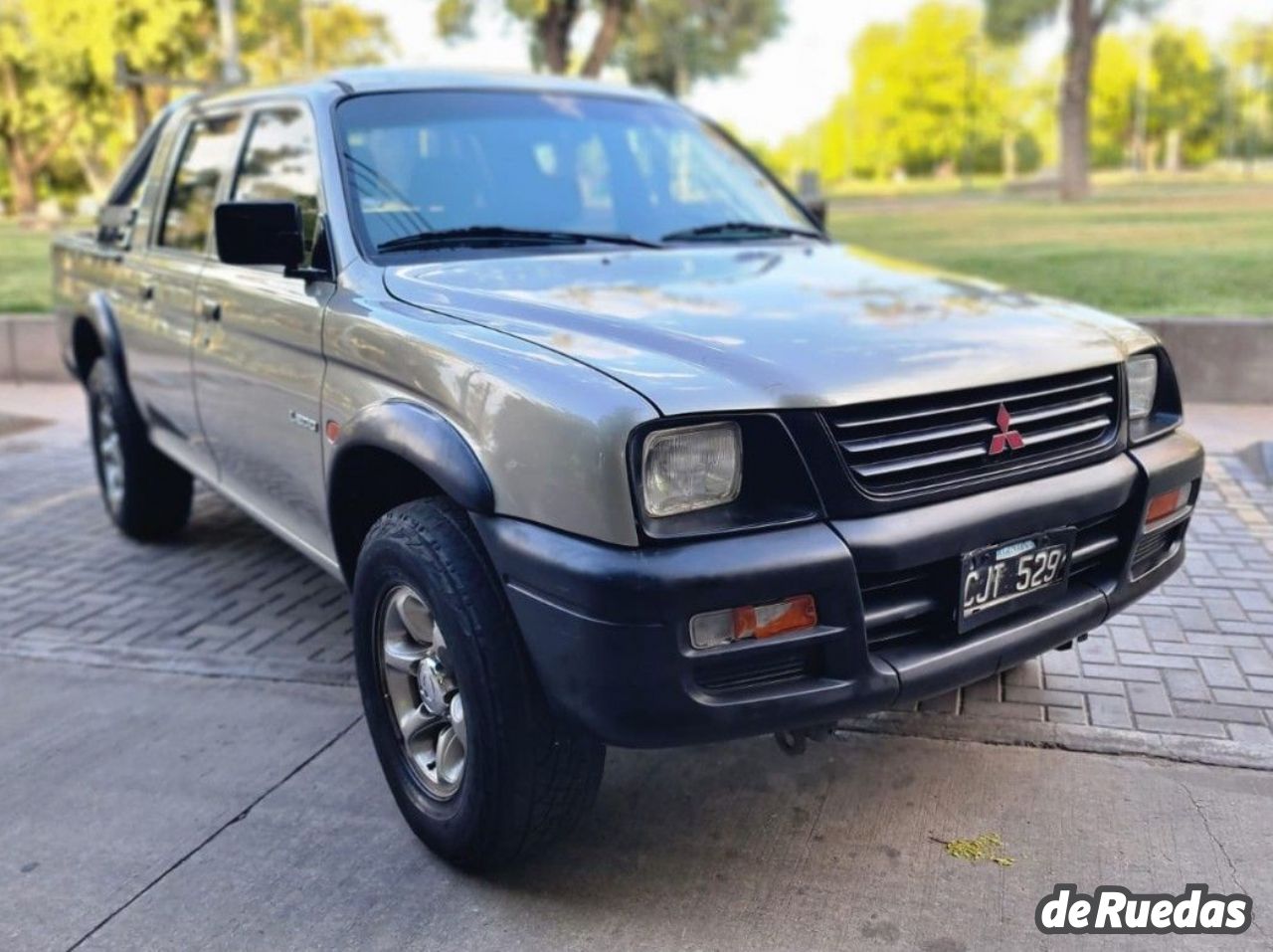 Mitsubishi L200 Usada en Mendoza, deRuedas