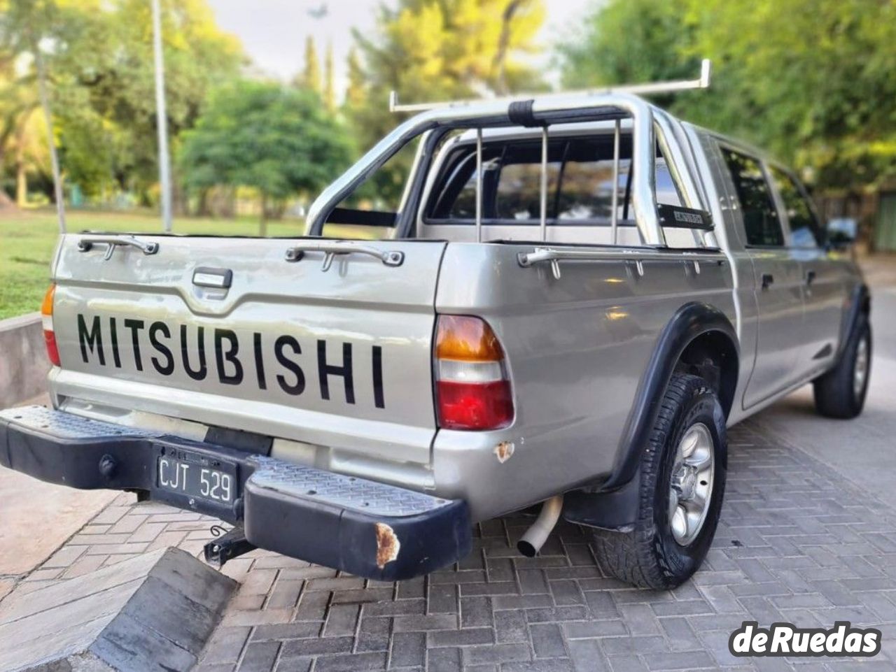 Mitsubishi L200 Usada en Mendoza, deRuedas