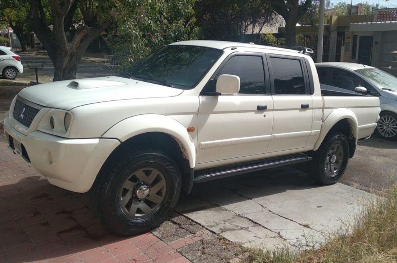 Mitsubishi L200 Usada en Mendoza, deRuedas