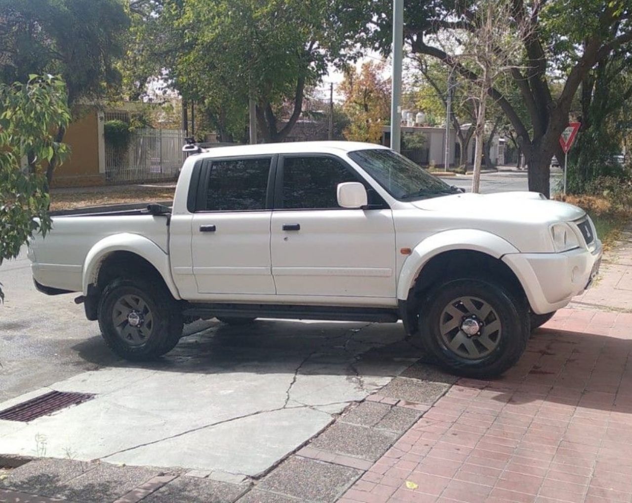 Mitsubishi L200 Usada en Mendoza, deRuedas