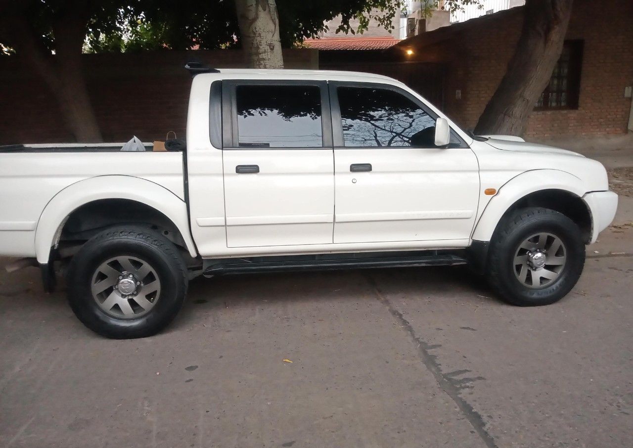 Mitsubishi L200 Usada en Mendoza, deRuedas