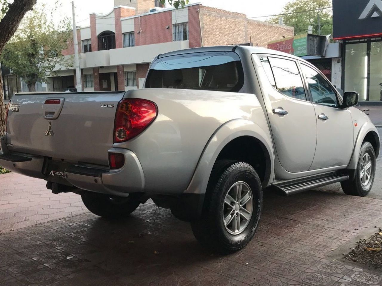 Mitsubishi L200 Usada en Mendoza, deRuedas