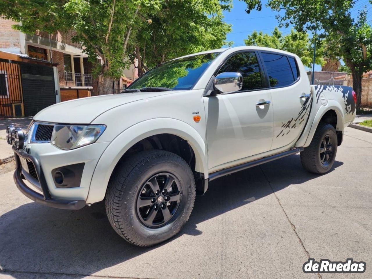 Mitsubishi L200 Usada en Mendoza, deRuedas