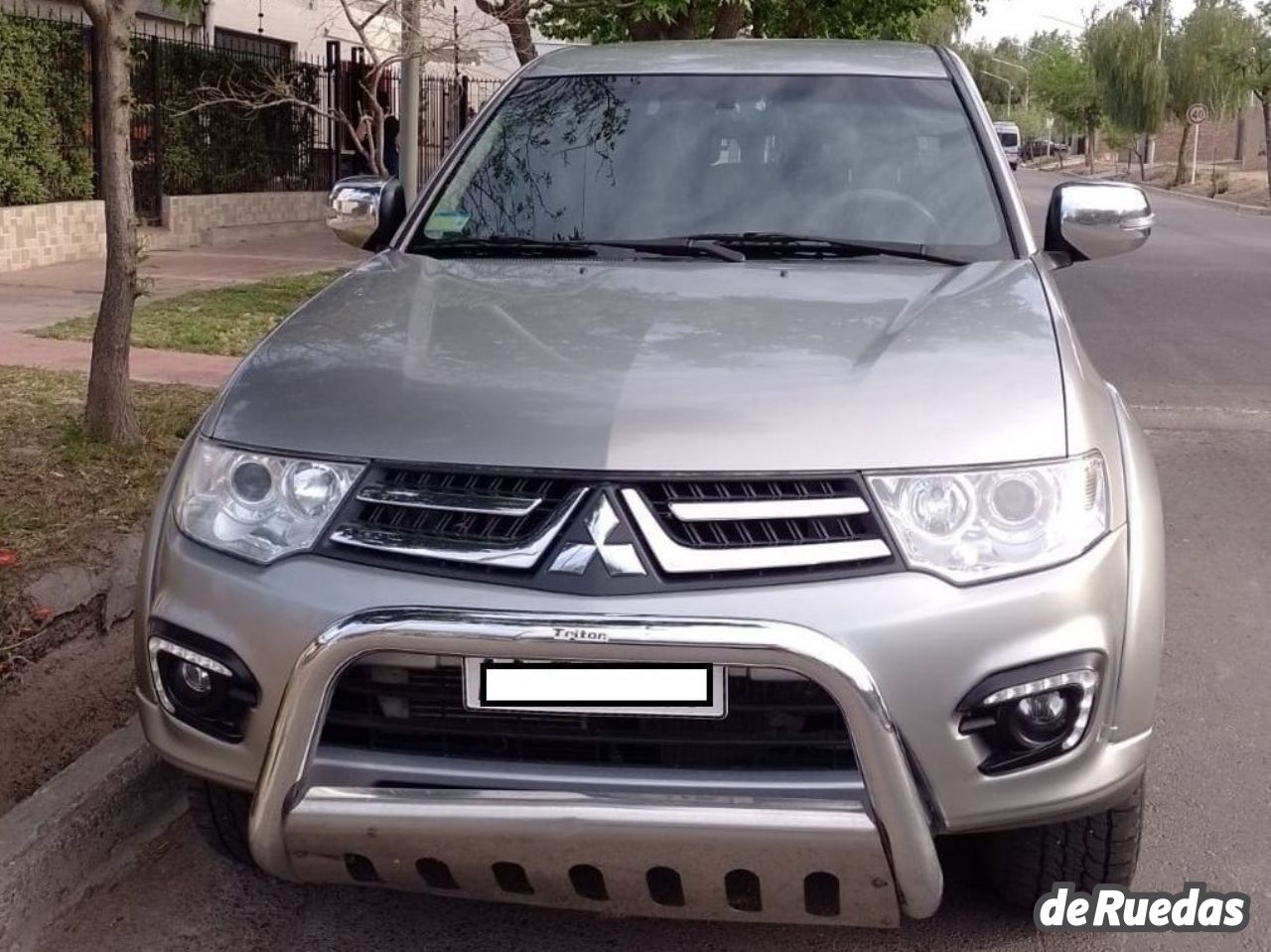 Mitsubishi L200 Usada en Mendoza, deRuedas