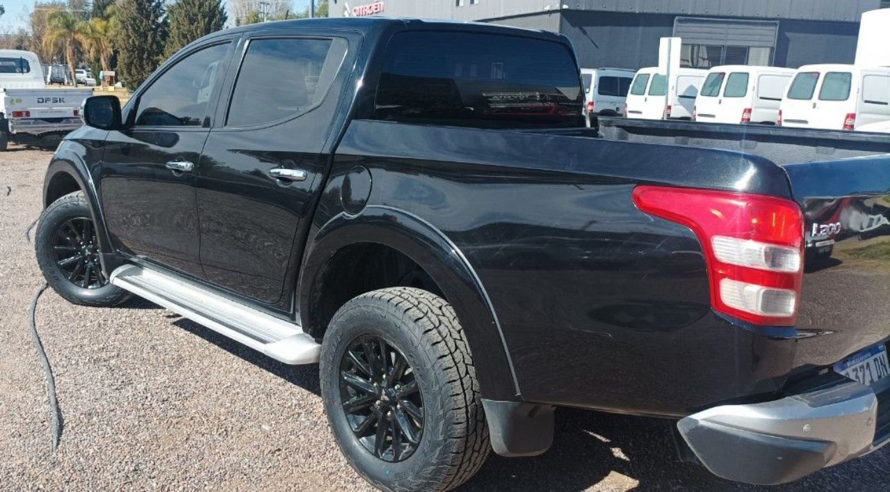 Mitsubishi L200 Usada en San Juan, deRuedas
