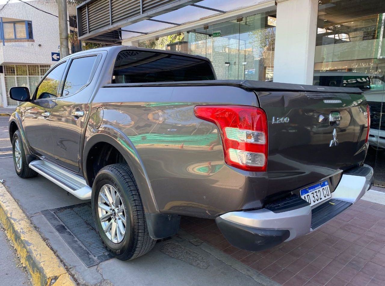 Mitsubishi L200 Usada Financiado en Mendoza, deRuedas