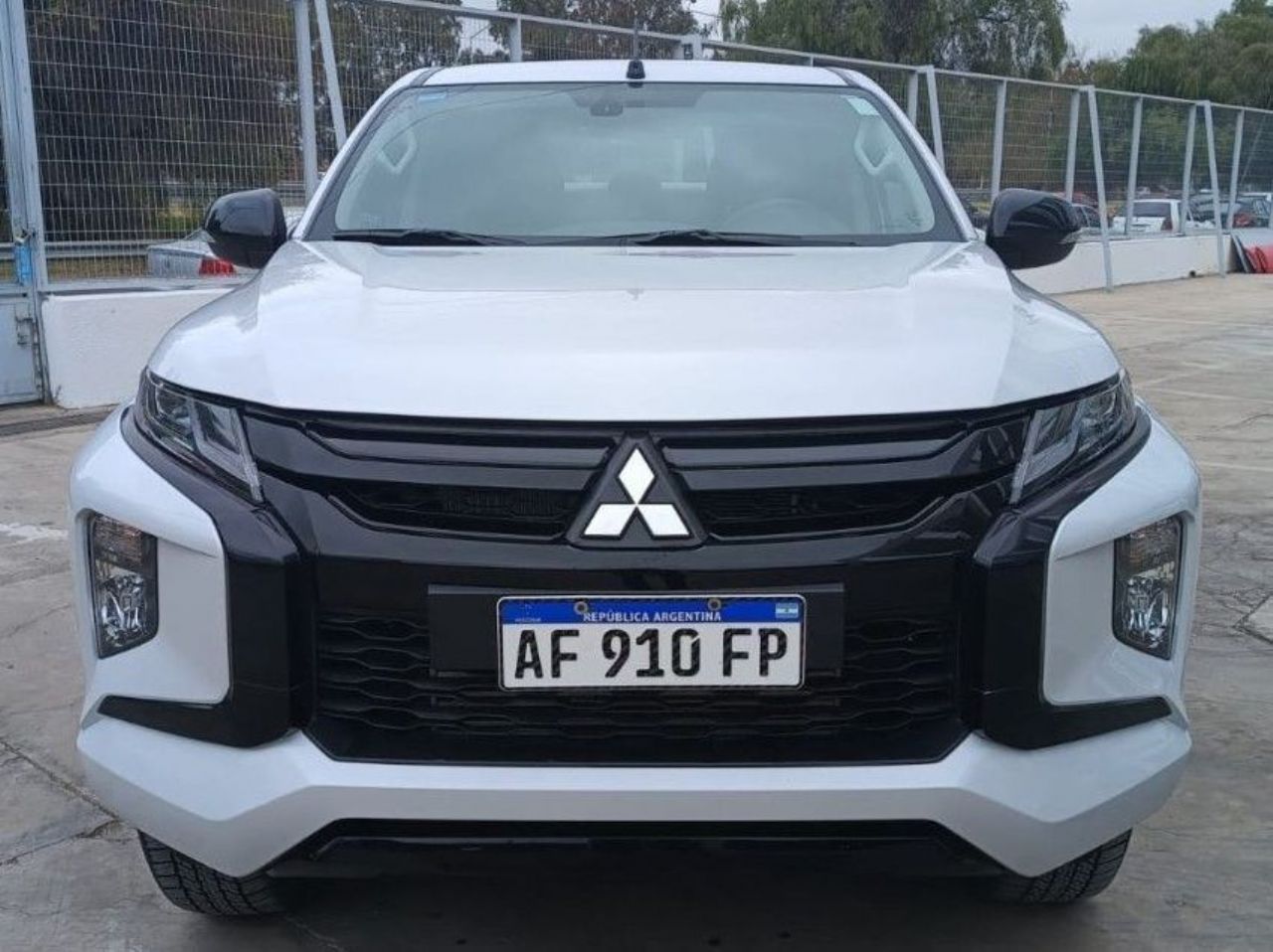 Mitsubishi L200 Usada en San Juan, deRuedas