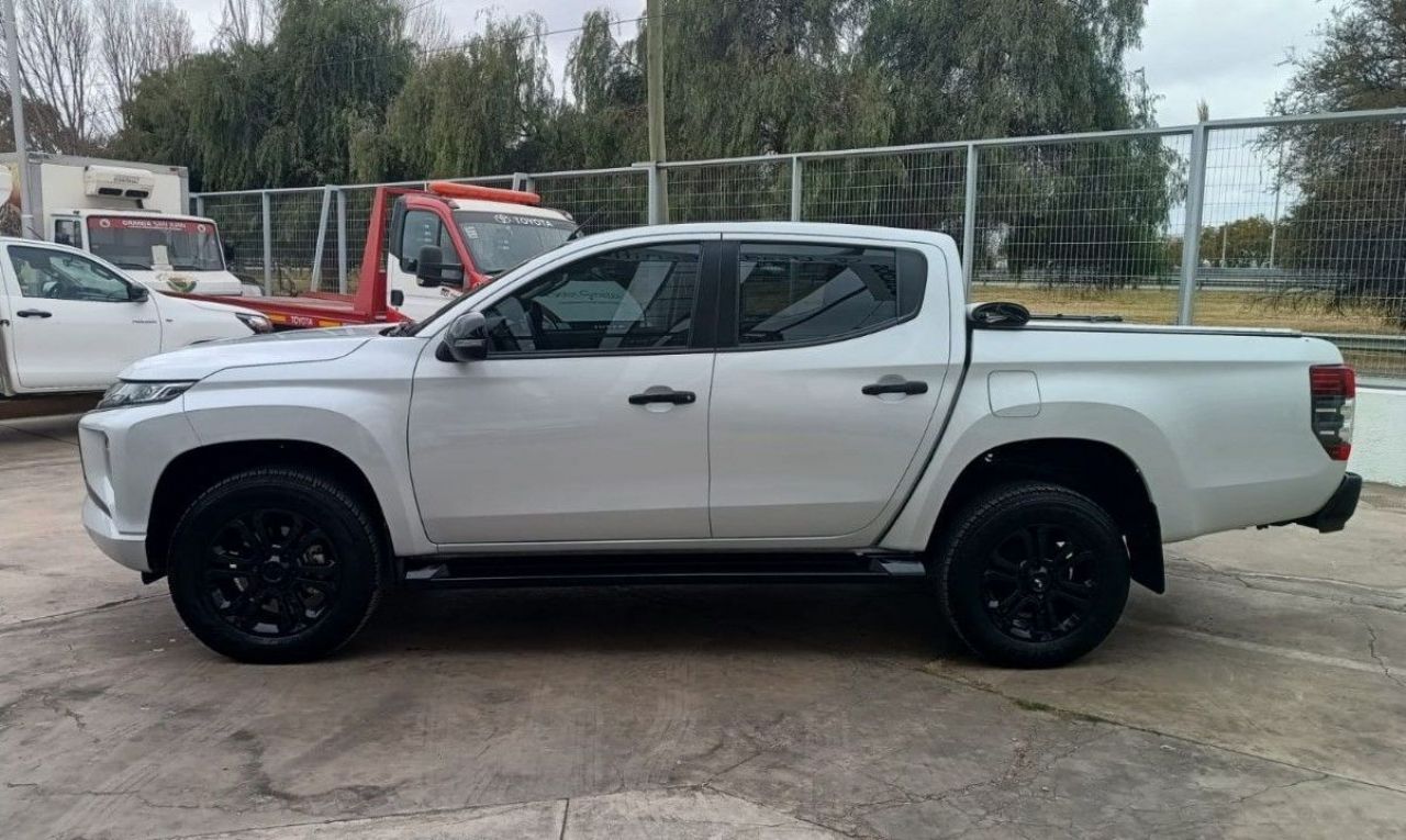Mitsubishi L200 Usada en San Juan, deRuedas
