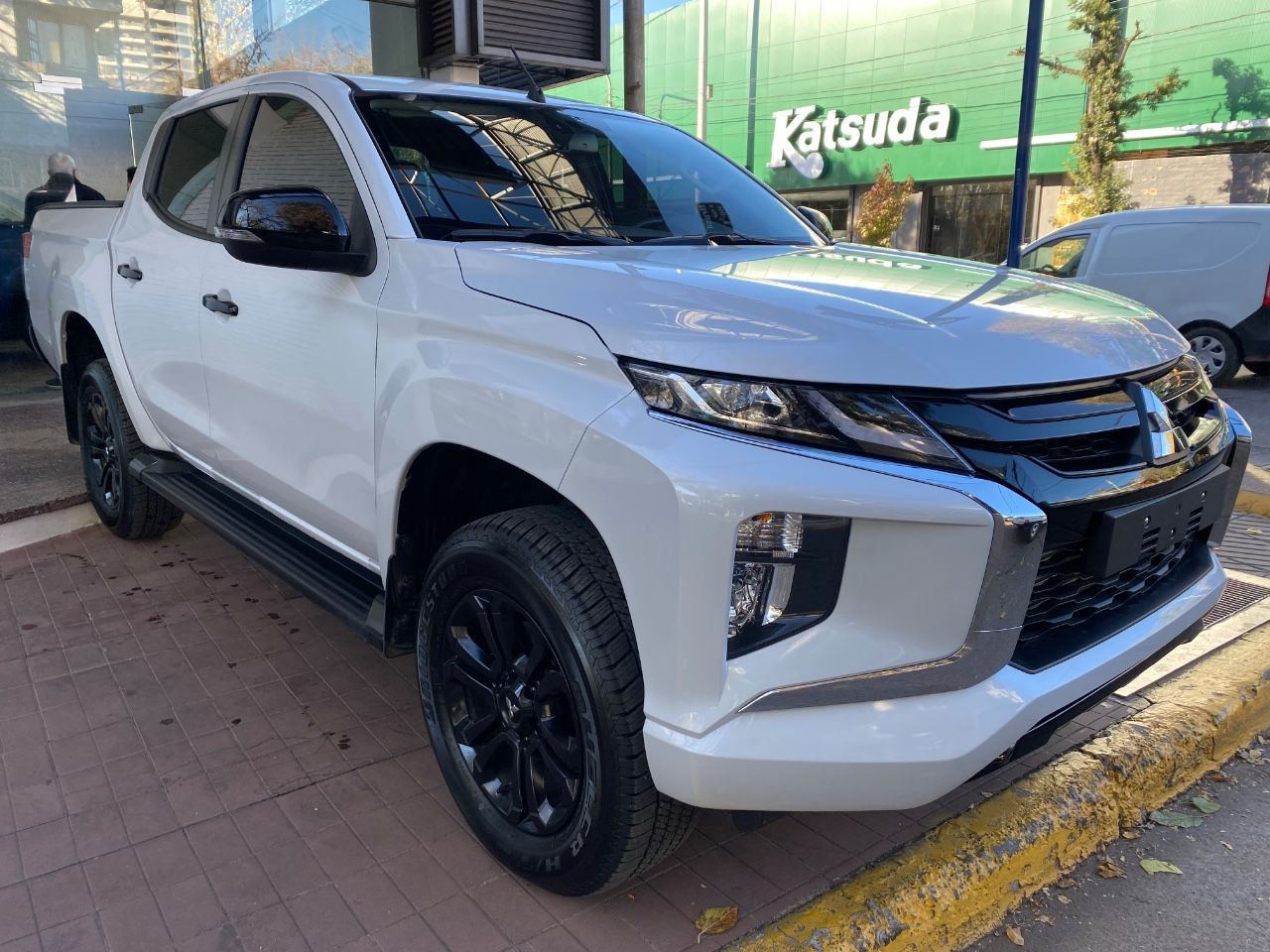 Mitsubishi L200 Usada Financiado en Mendoza, deRuedas