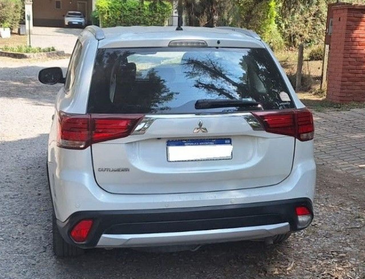 Mitsubishi Outlander Usado en Tucumán, deRuedas