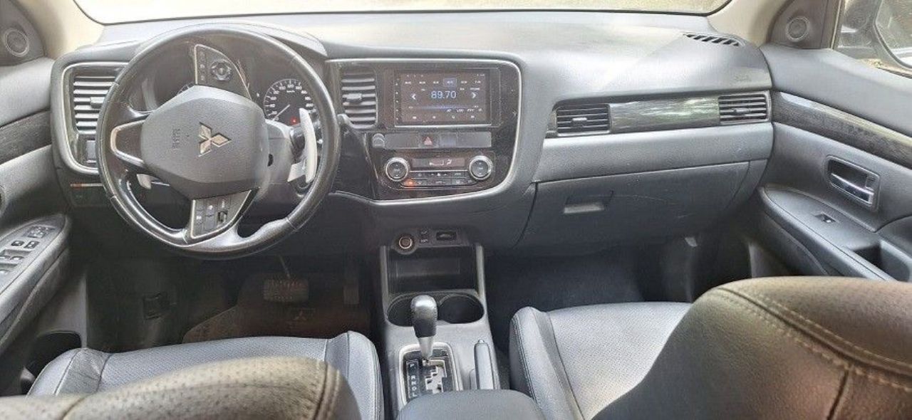 Mitsubishi Outlander Usado en Tucumán, deRuedas