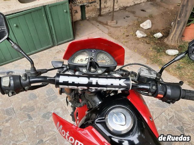 Motomel Motard Usada en Mendoza, deRuedas