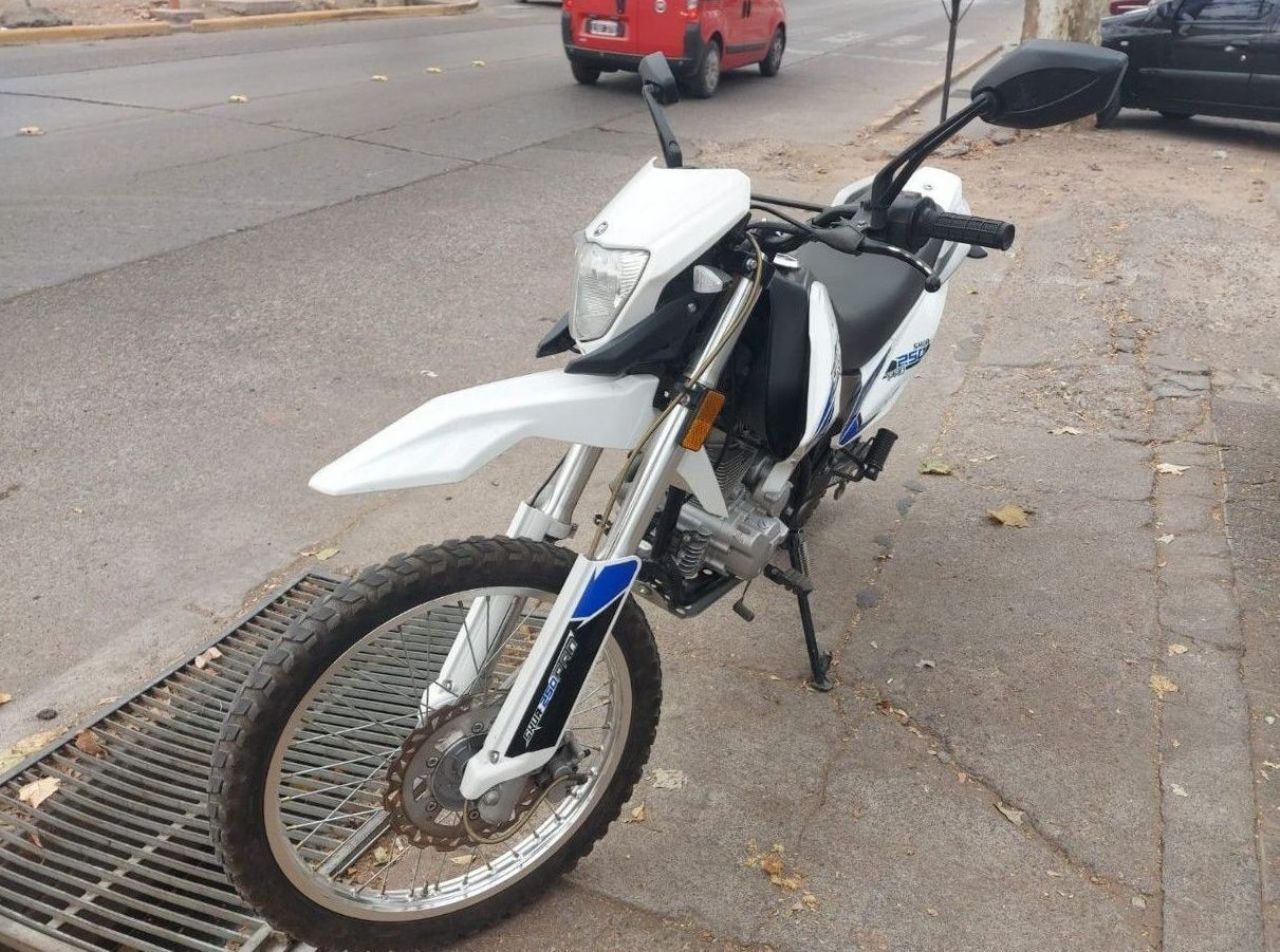 Motomel Skua Usada en Mendoza, deRuedas