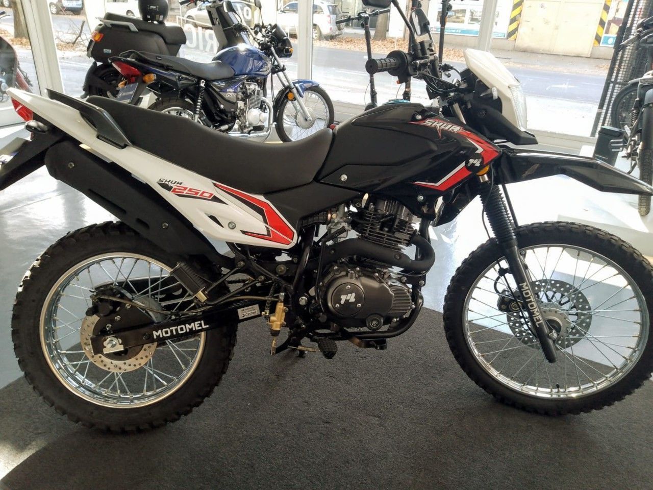Motomel Skua Nueva en Mendoza, deRuedas