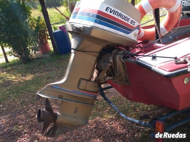 Motor náutico Evinrude Usado en Mendoza, deRuedas