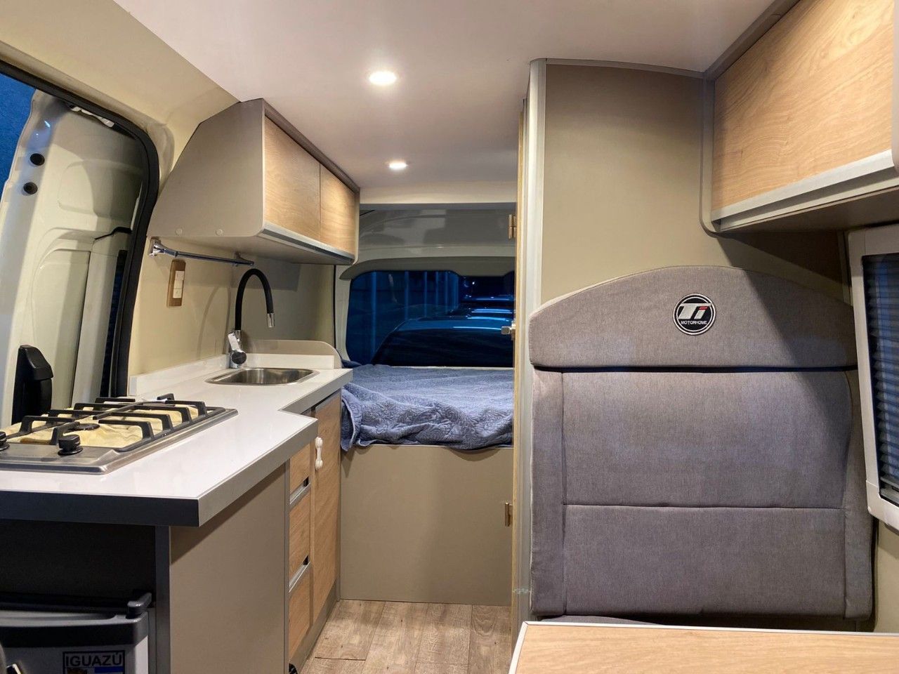 Motorhome 2 PAX Usado Financiado en San Juan, deRuedas