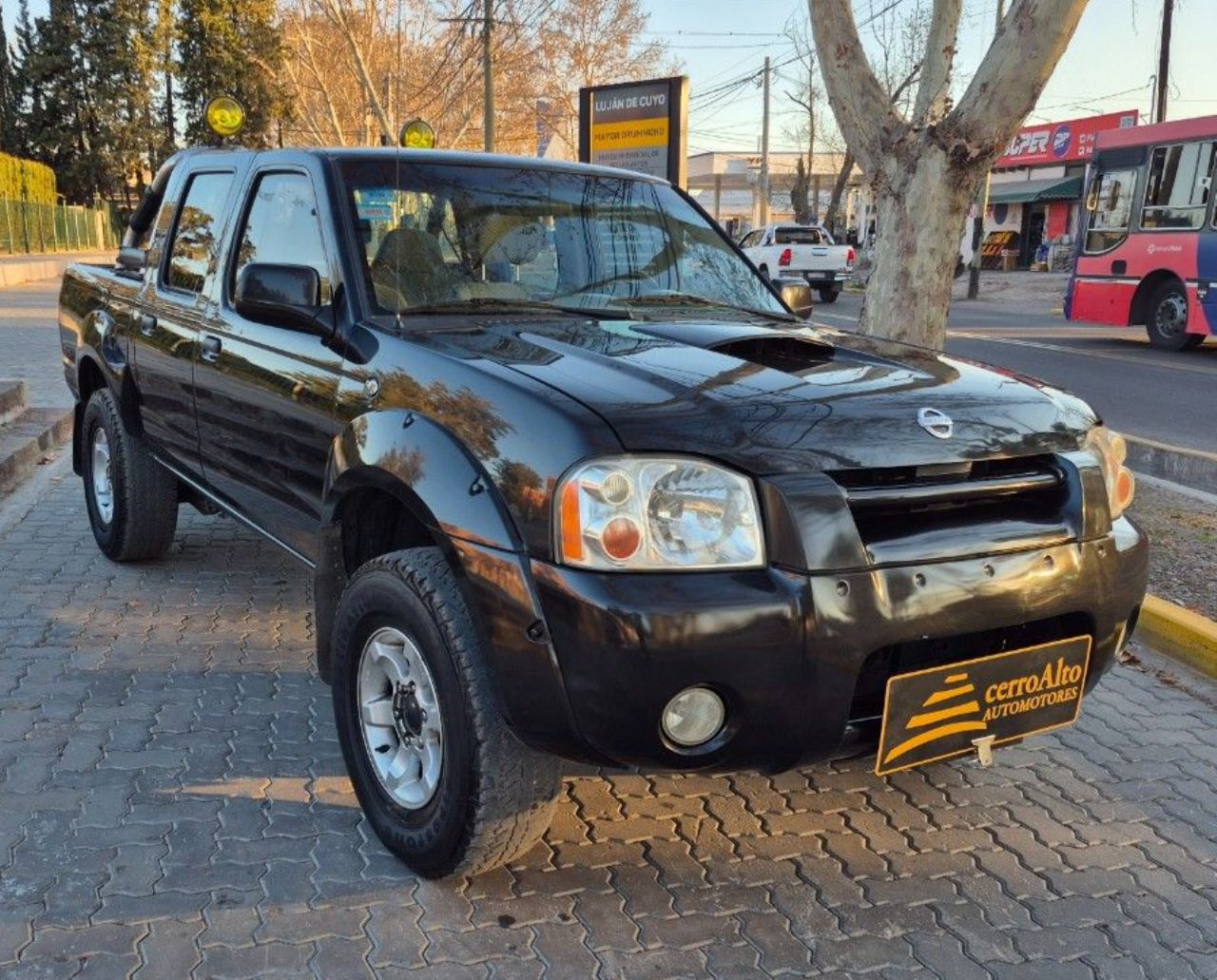 Nissan Frontier Usada en Mendoza, deRuedas