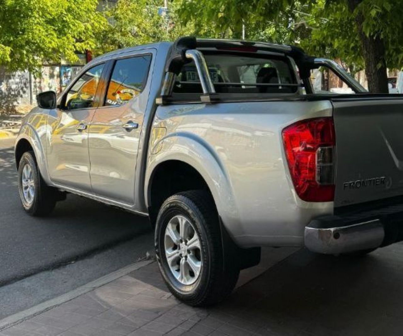 Nissan Frontier Usada en Mendoza, deRuedas
