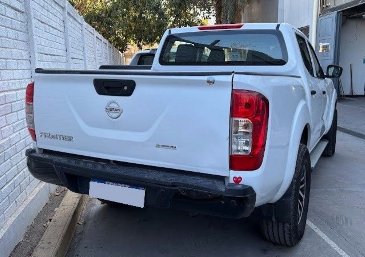 Nissan Frontier Usada en San Juan, deRuedas