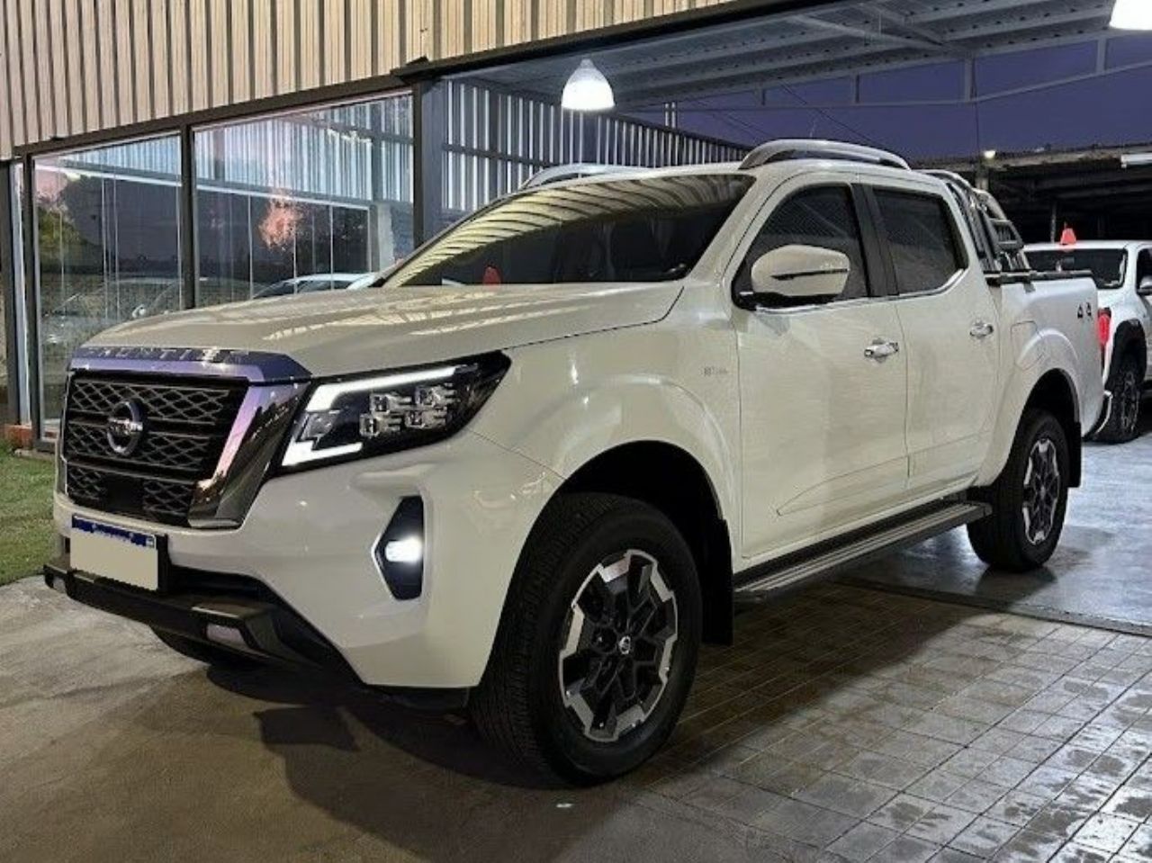 Nissan Frontier Usada en San Juan, deRuedas