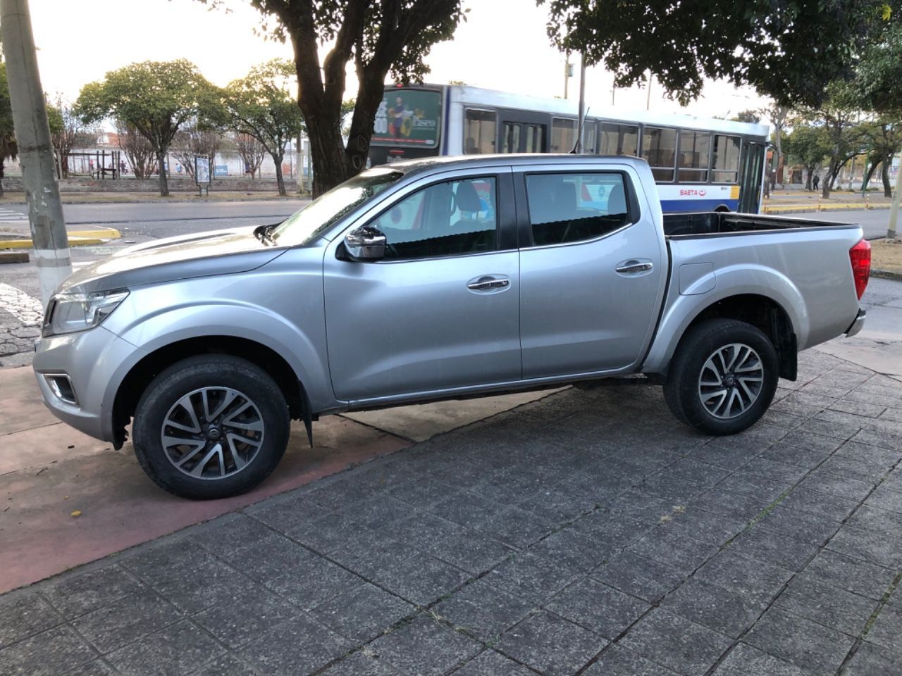 Nissan Frontier Usada en Salta, deRuedas