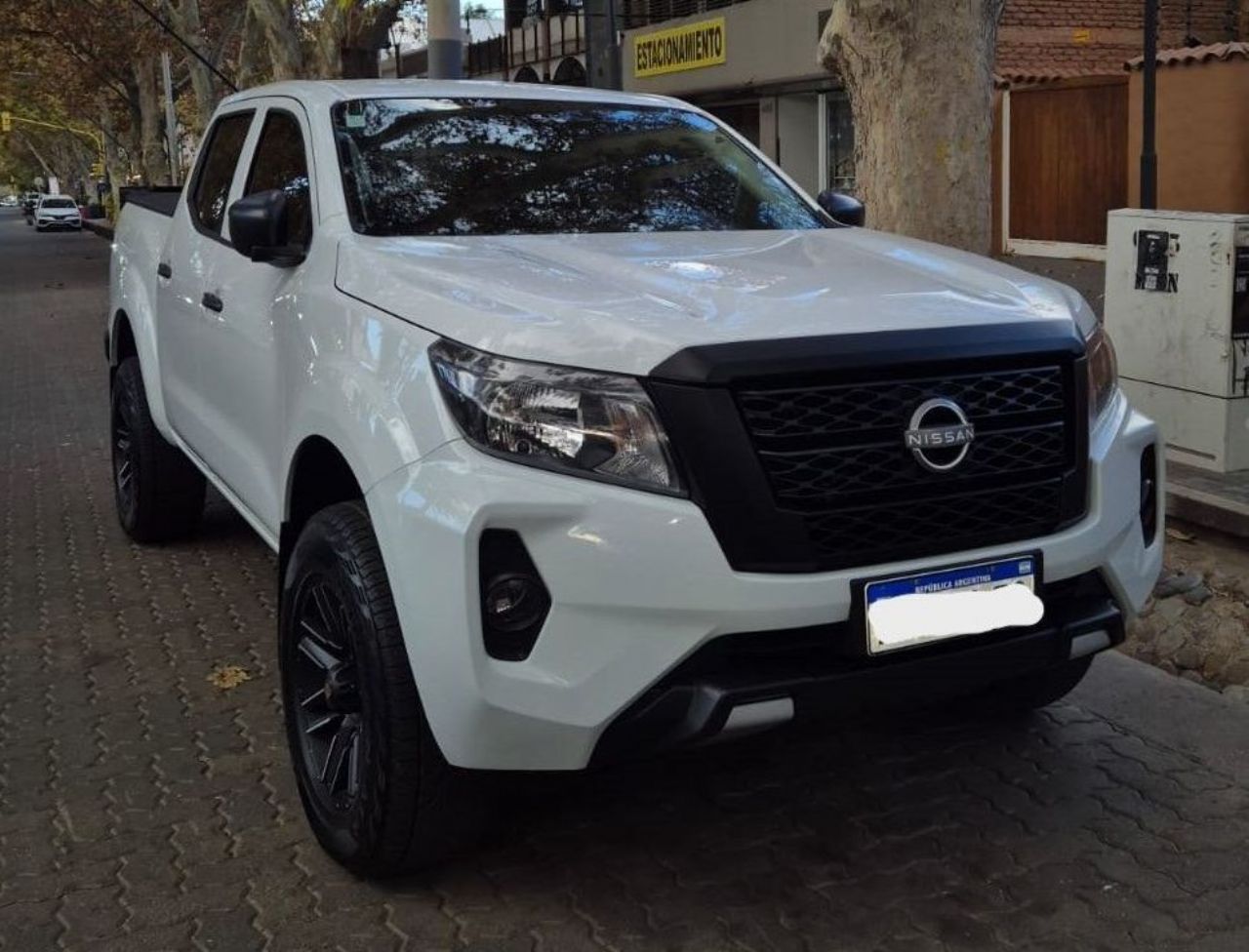 Nissan Frontier Usada en Mendoza, deRuedas