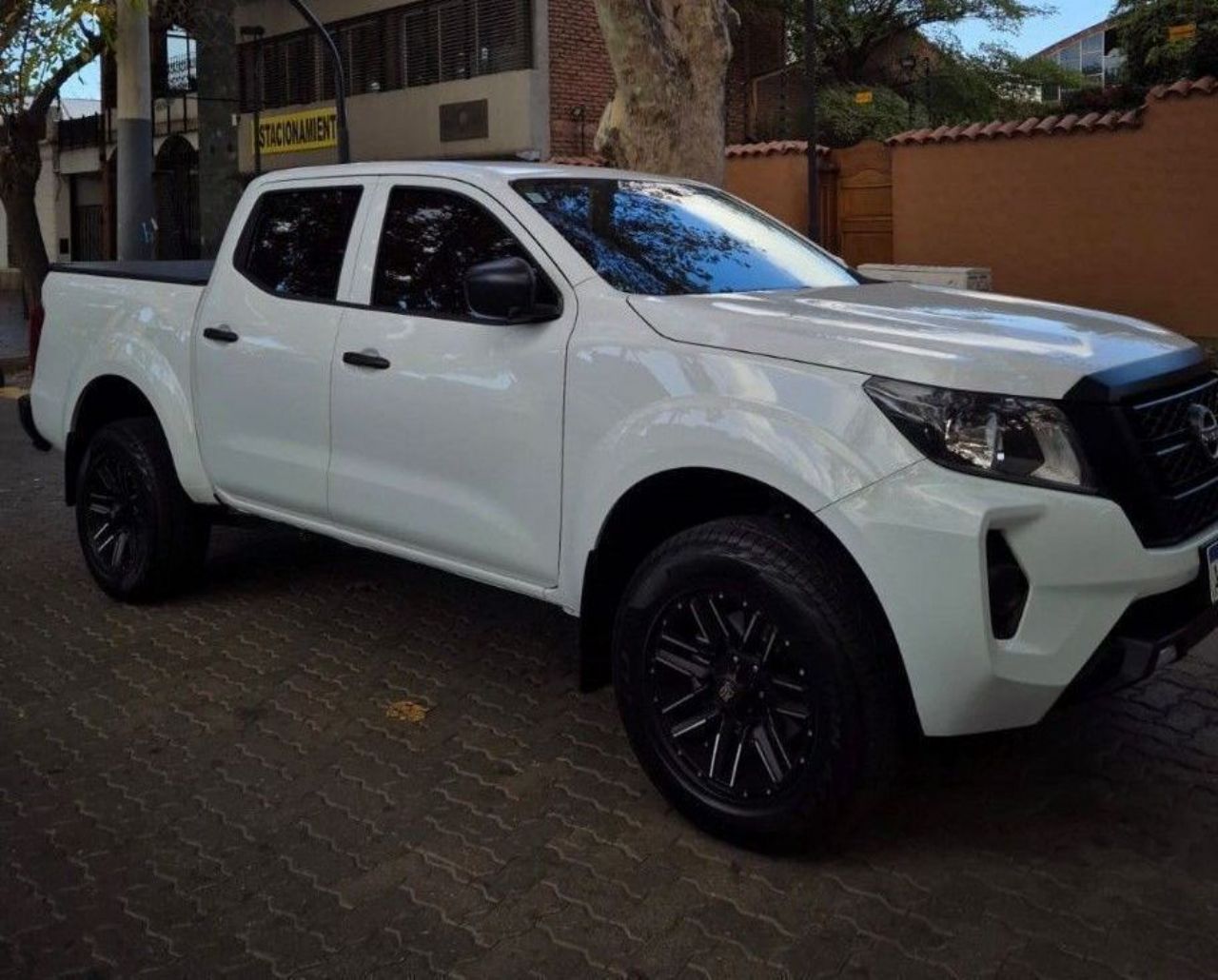Nissan Frontier Usada en Mendoza, deRuedas