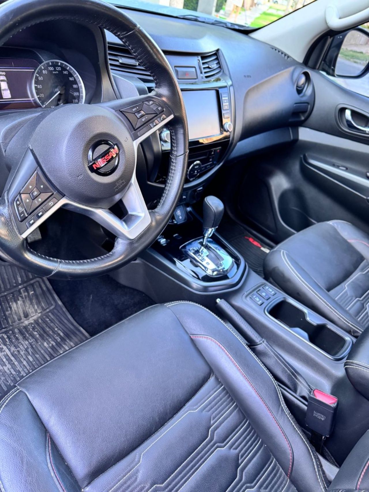 Nissan Frontier Usada en San Juan, deRuedas