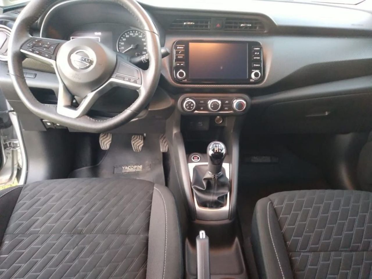 Nissan Kicks Usado Financiado en San Juan, deRuedas