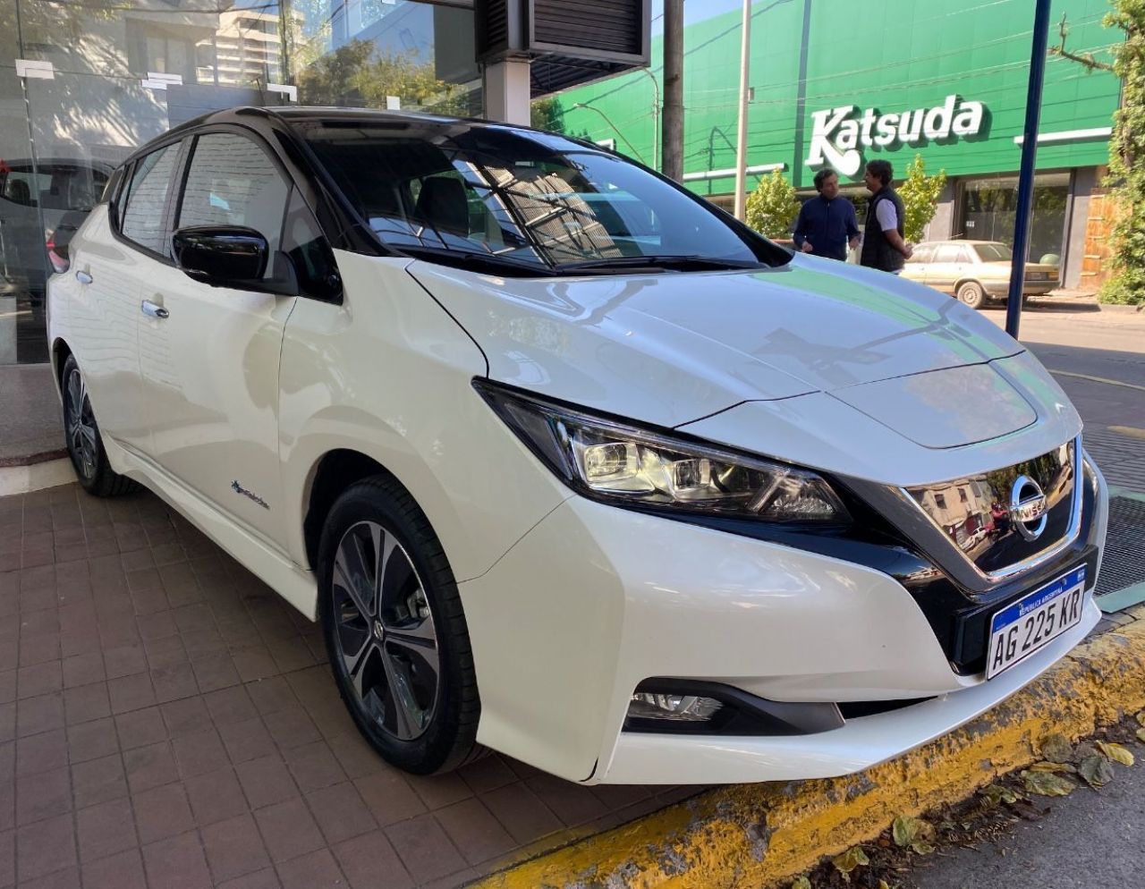 Nissan Leaf Usado Financiado en Mendoza, deRuedas