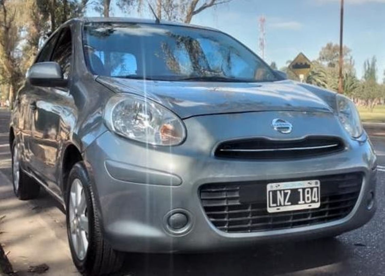 Nissan March Usado en Mendoza, deRuedas
