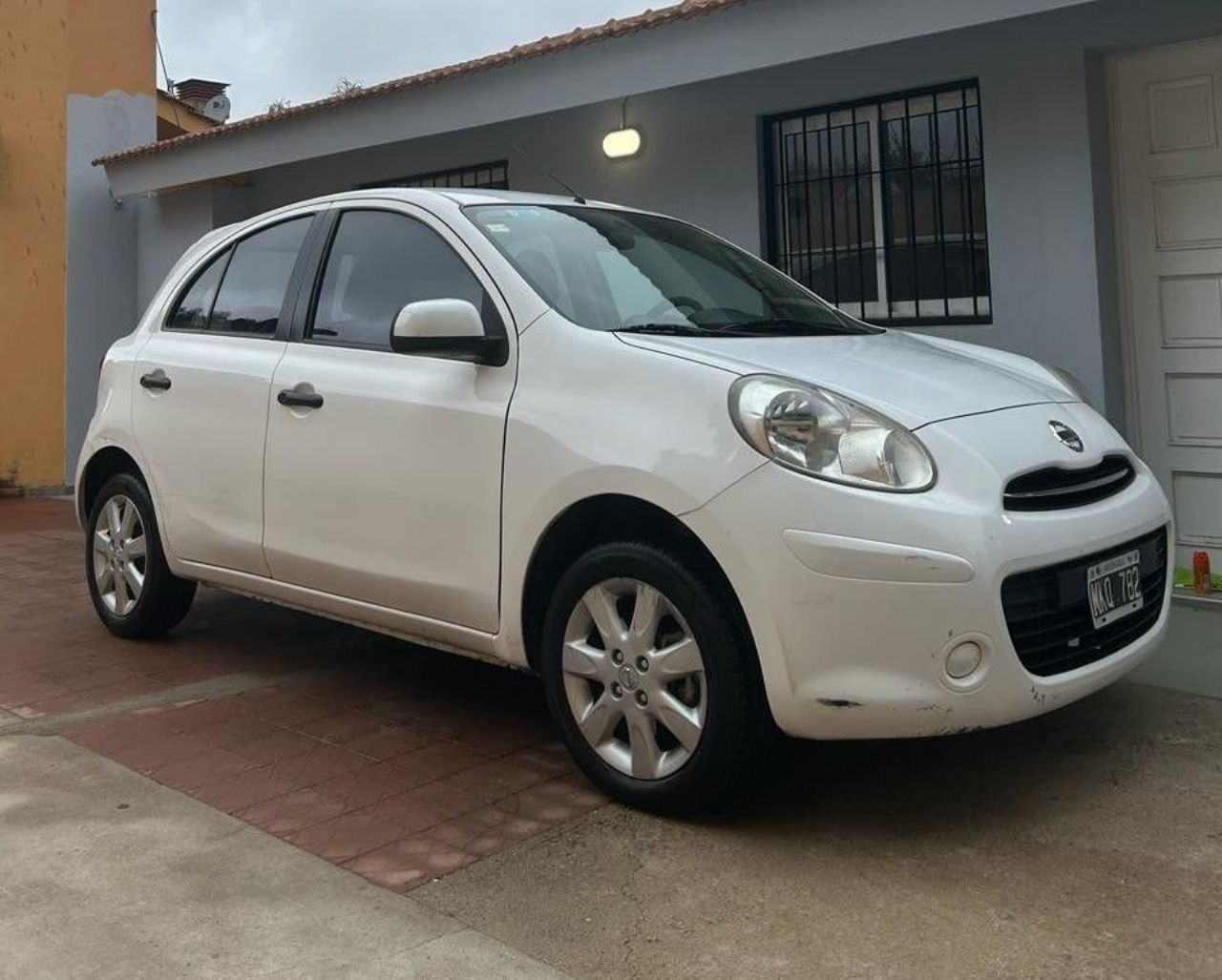 Nissan March Usado en Mendoza, deRuedas
