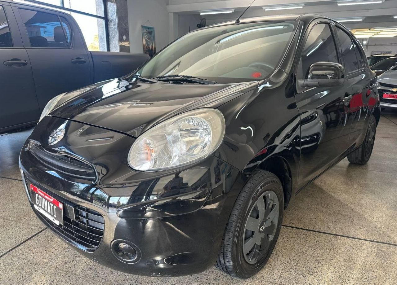 Nissan March Usado en Mendoza, deRuedas