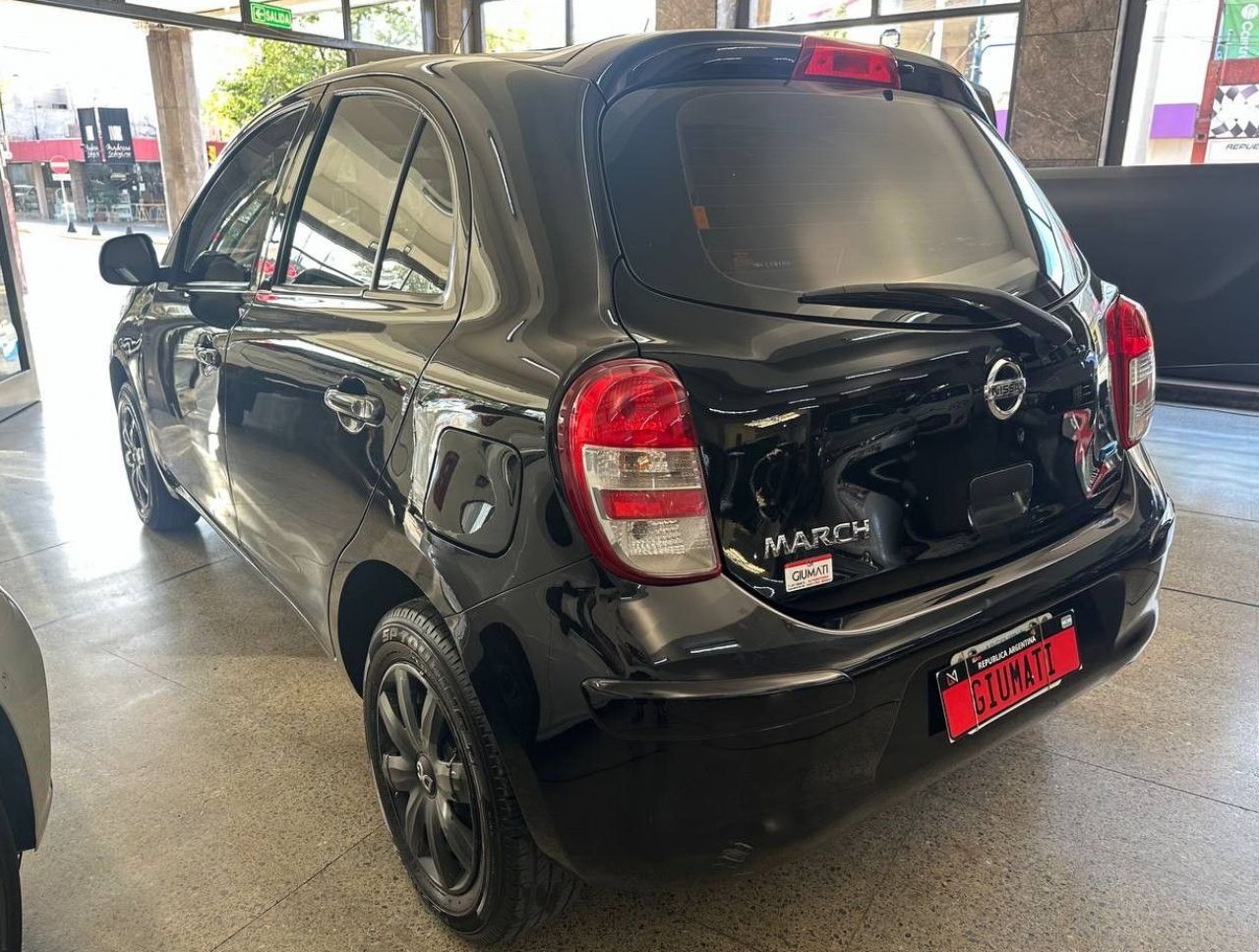 Nissan March Usado en Mendoza, deRuedas