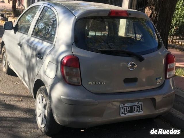 Nissan March Usado en Mendoza, deRuedas