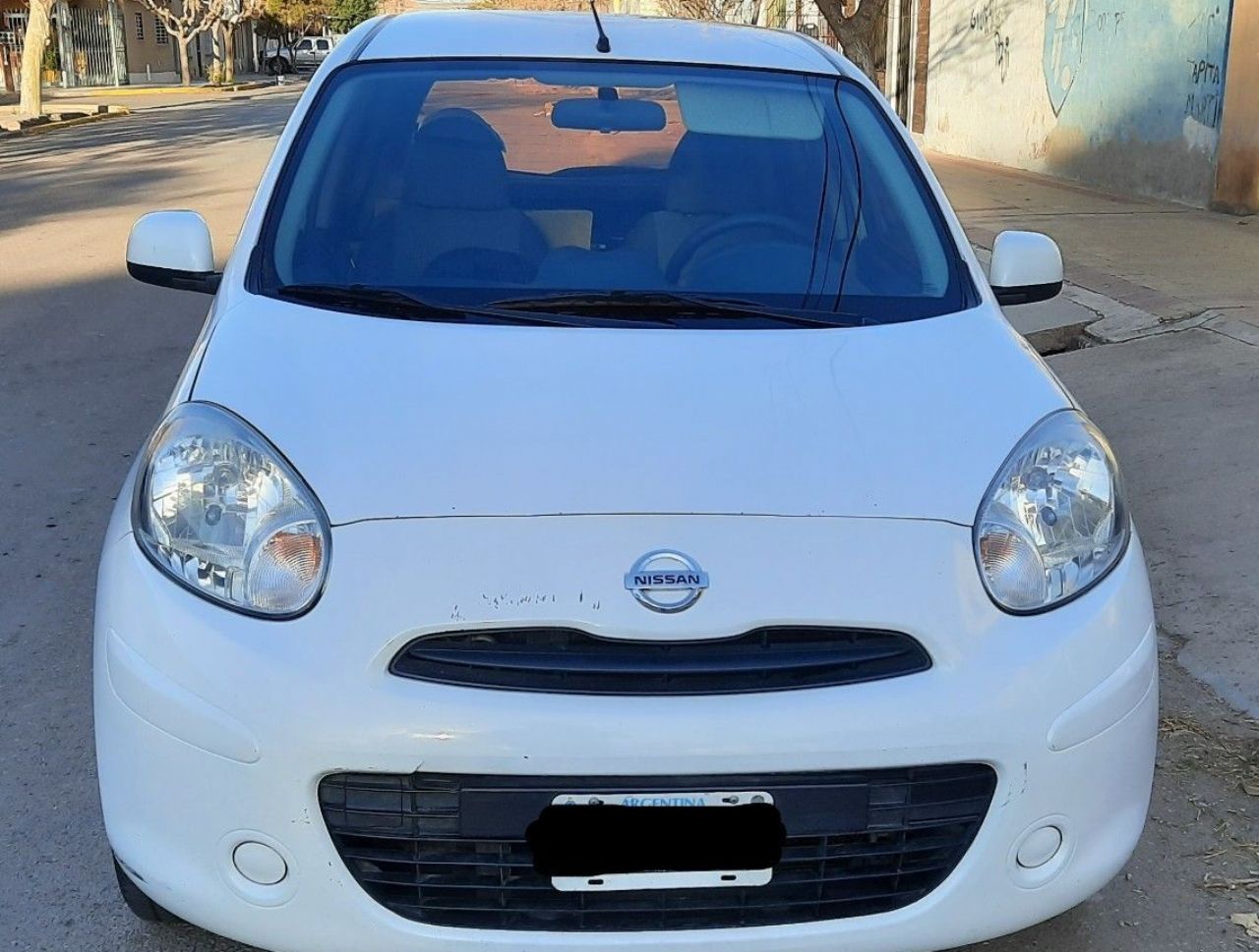 Nissan March Usado en Mendoza, deRuedas