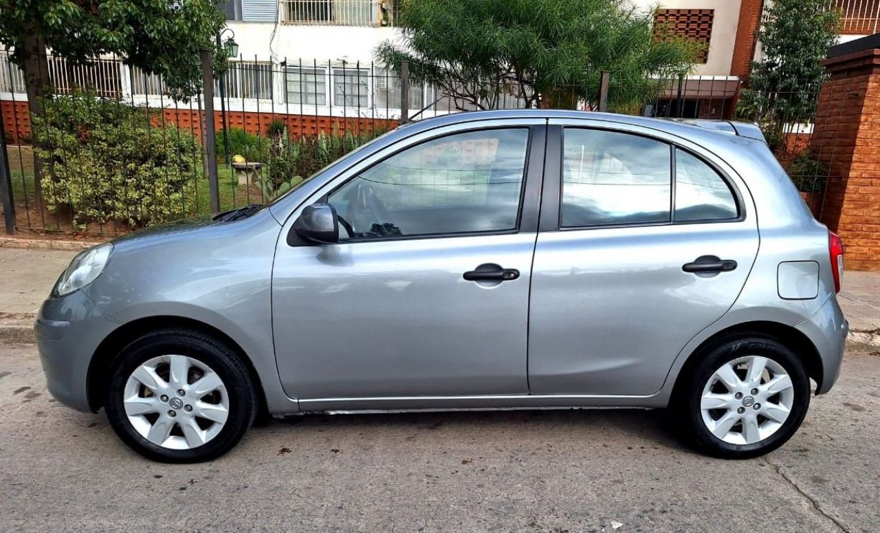 Nissan March Usado Financiado en Córdoba, deRuedas